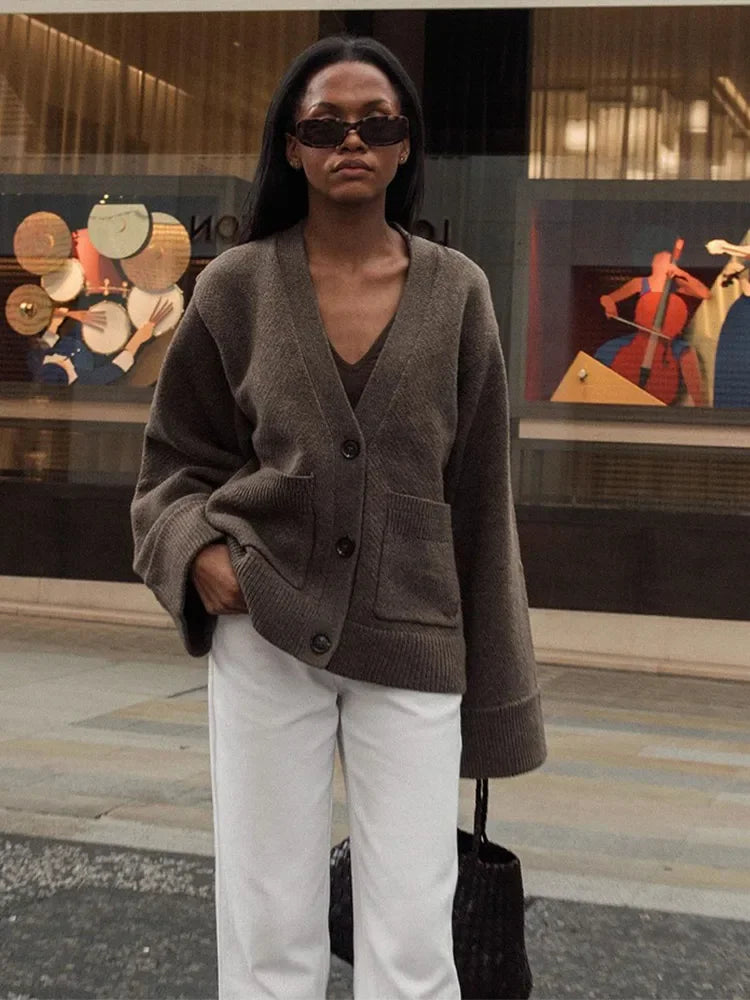 Fashion Single Breasted Buckle Cashmere Cardigan Women Casual V Neck Button Knitted Sweater New Autumn Female Commuter Knitwear